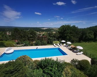 Appartements Vallée Verte - Razac-sur-l'Isle - Pool