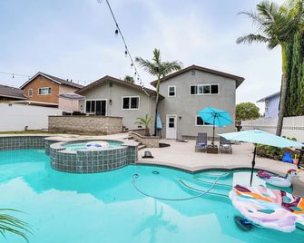 Golf, Swim, Relax Family Retreat In Coro - Corona - Pool