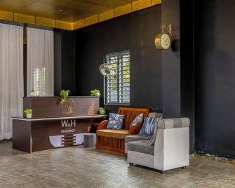W&H View Residency - Kochi - Living room