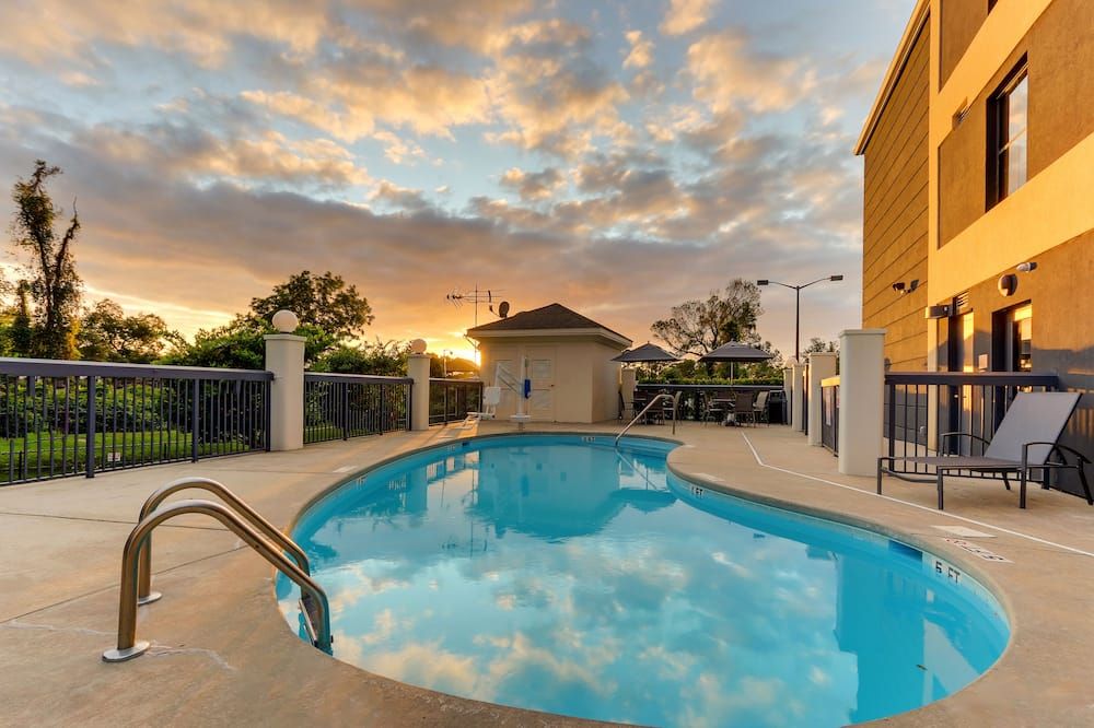 Fairfield by Marriott Inn & Suites Southport - Southport - Pool