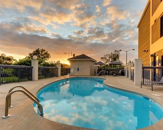 Fairfield Inn & Suites by Marriott Southport - Southport - Pool