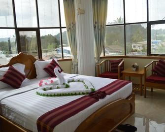 Kayah Golden Hill Hotel - Loikaw - Bedroom