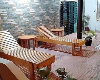Seafront fully furnished beach house - Bayawan City - Patio