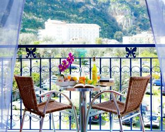 Malu' B&b - Sorrento - Ban công