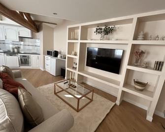 Le Chalet - maison avec jardin et parking - Lourdes - Wohnzimmer