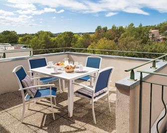 Residence Cote Provence Terres de France - Gréoux-les-Bains - Balkon