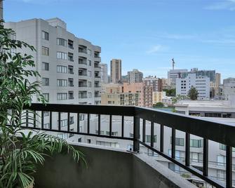 Sparkling Clean Condo and With All Amenities!! - San Francisco - Balcony