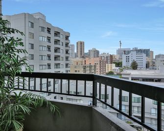 Sparkling Clean Condo and With All Amenities!! - סן פרנסיסקו - מרפסת