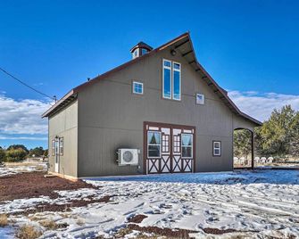Family-Friendly Williams Cabin with Gas Grill - Williams - Building