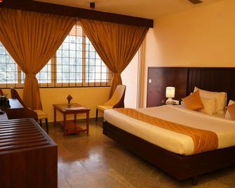 Hotel Shevaroys - Yercaud - Bedroom