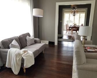 Bloomfield Haven Getaway - Jackson - Living room