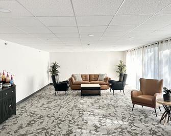 Baldwin Inn and Suites - West Springfield - Lobby