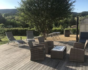 Gîte Indépendant au Pied du Mont Ventoux - Entrechaux - Patio