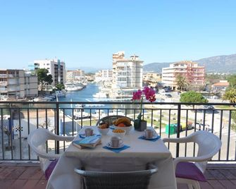 Rnet - Sandra II D6 - Roses Santa Margarita - Roses - Balcone