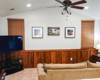 Oma's Haus in Franklin - Near Franklin Ranch Baseball Fields! - Franklin