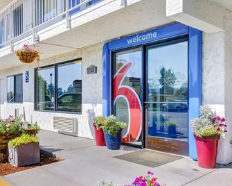 Motel 6 Medford South - Medford - Bâtiment