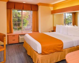 H3 Inn & Suites - Lax Airport - Los Angeles - Inglewood - Schlafzimmer