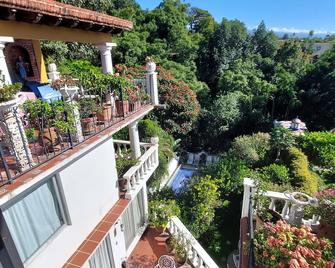 Deluxe Completely Furnished Studio Apartment In A Quiet Residencial Area - Cuernavaca - Balcony