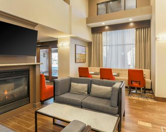 Hampton Inn & Suites Windsor - Sonoma Wine Country - Windsor - Living room