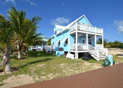 Rental Cottage with DOCK on the canal in Pelican Bay - Spanish Wells - Bygning