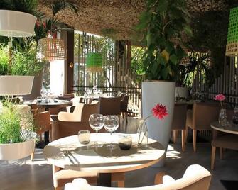 5 Minute Walk to Port Sanary | Private Parking and Pets are Allowed - Санарі-сюр-Мер - Ресторан