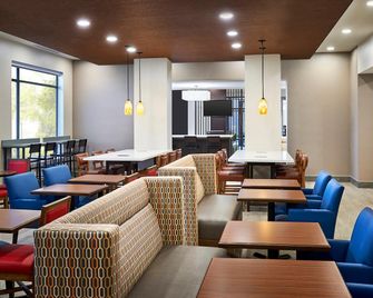 Holiday Inn Express Niagara-On-The-Lake By IHG - ניאגרה און-דה-לייק - מסעדה