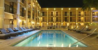 溫沃爾德帕薩奇酒店 - 聖湯瑪斯 - 聖托馬斯島 - 游泳池