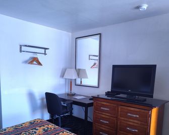 Holiday Motel Oakdale - Oakdale