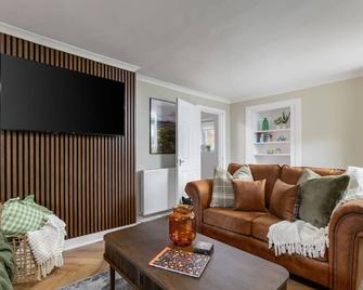 Modern Comfort in Historic Callander - Stirling - Living room