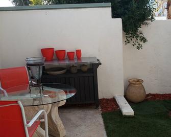 No Longer Available - Palm Springs - Patio