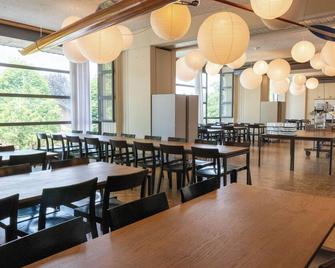 بيت شباب لوتزين يوث - لوسرن - مطعم