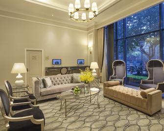 Green Court Residence City Center, Shanghai - Shanghai - Living room
