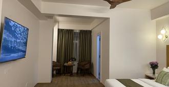 Hotel Pegasus Crown - Shillong - Bedroom