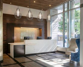 Hilton Garden Inn Washington DC/Georgetown Area - Washington, D.C. - Front desk
