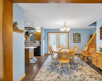 Large home, day trips Bar Harbor, Schoodic, Acadia National Park Eastport Canada - Gouldsboro - Comedor