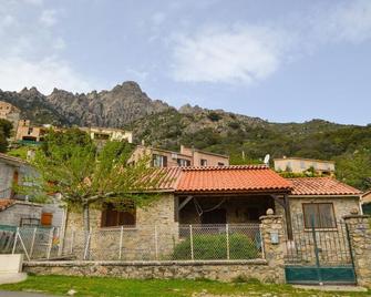 2 bedroom stunning home in Popolasca - Castirla - Edificio