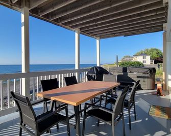 Le Gaspesiana - Mont-Joli - Balcone