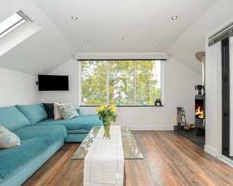 Moon's Cottage - Fowey - Living room