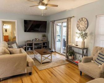 Modern 4BR House in Bloomington - Bloomington - Stue