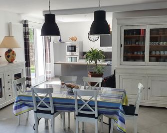 Villa 800m From The Beaches Of Sables D'olonne - 6 People - 115 M² Wifi - Château-d’Olonne - Salle à manger