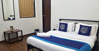 Hotel Kumkum - Mumbai - Bedroom