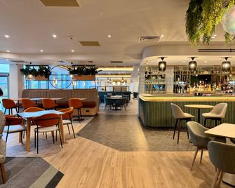London Luton Vale Hotel By IHG - Luton - Bar