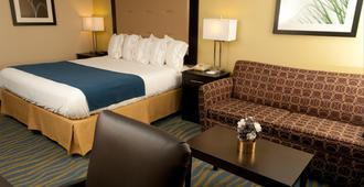 Holiday Inn Express & Suites Bloomington - Normal - Normal