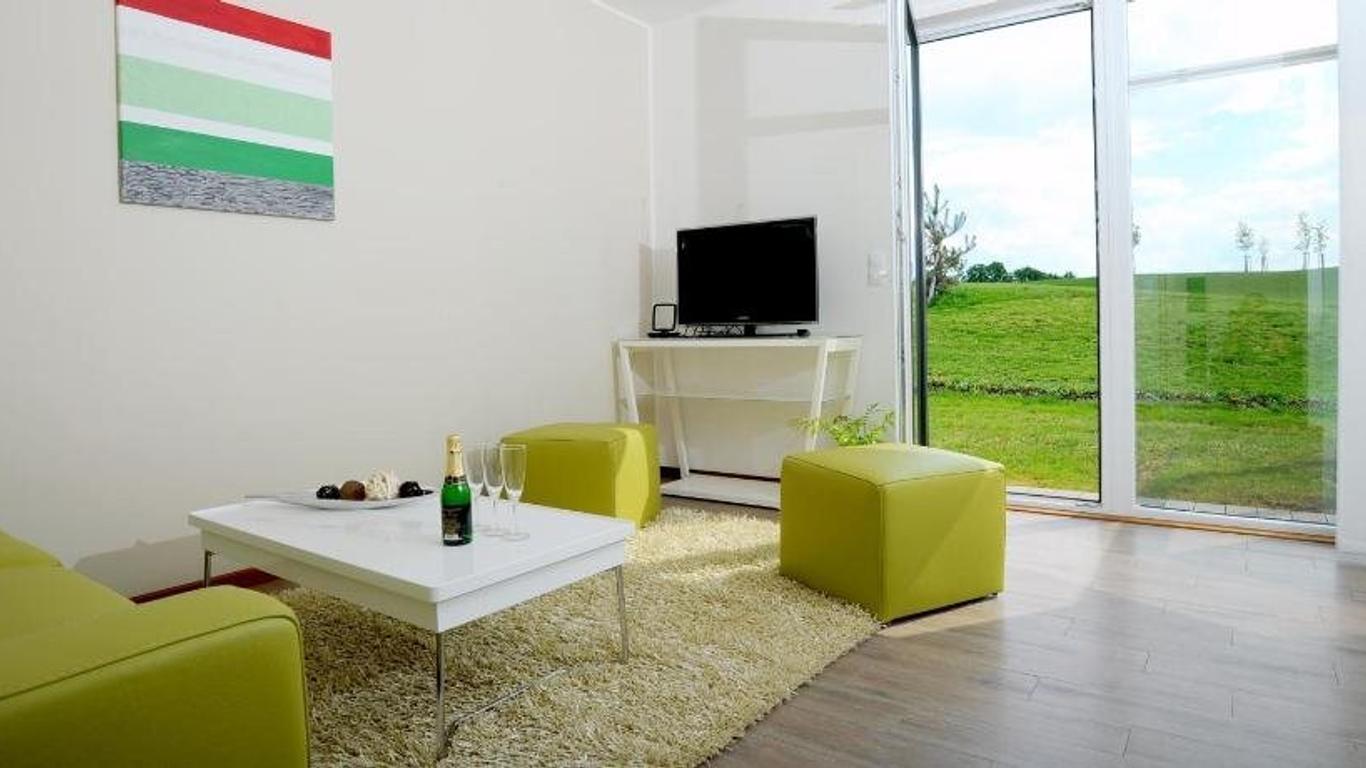 Black Bridge Hotel Apartment