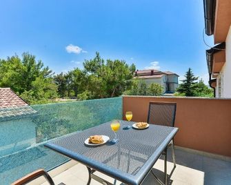 Cascade villas with private garden and jacuzzi - Starigrad - Balcony