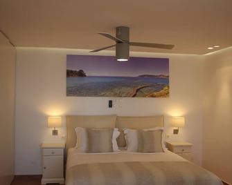 The Infinity 180 Luxury Suites - Adults Only - Chrisi Milia - Bedroom