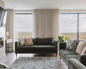 Pollan - 4 bedroom, Pollan @ Ballyliffin Beach Houses metres from Pollan Bay on the #WildAtlanticWay - Ballyliffin - Living room