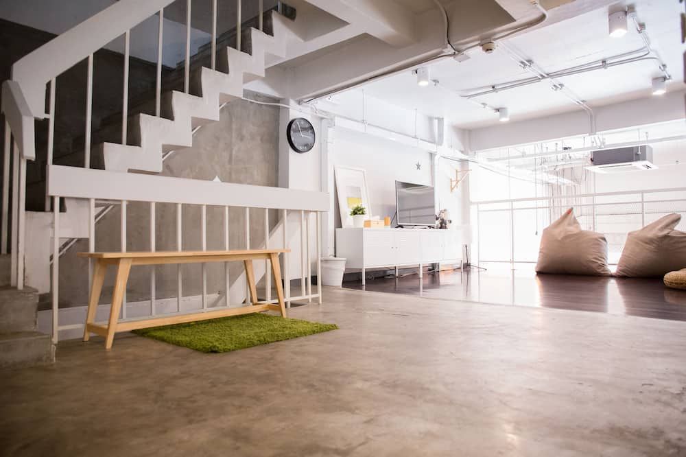 Movylodge Hostel - בנגקוק