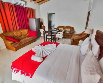 Lidias Guest House - Maputo - Camera da letto