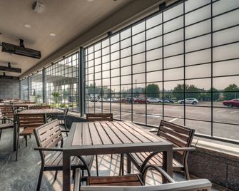Holiday Inn Tacoma Mall By IHG - Tacoma - Restaurant
